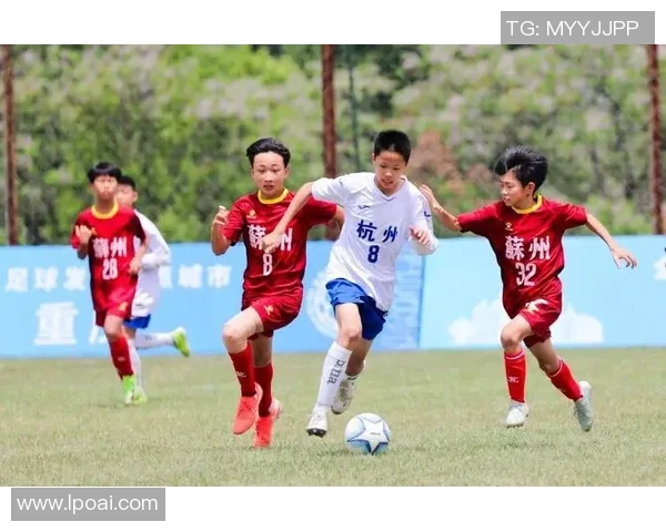 杭州足球队状态深度对比分析揭示球队未来发展潜力与挑战